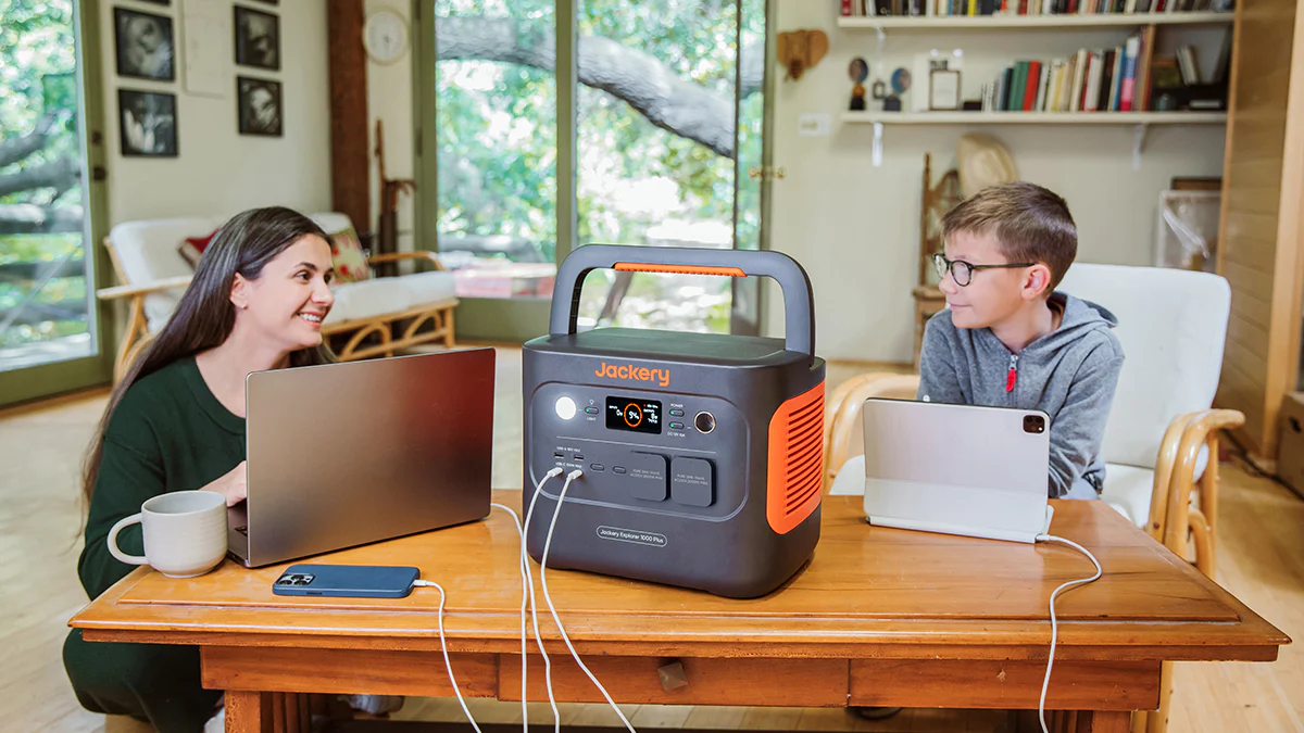 Jackery Solar Generator 1000 Plus-4