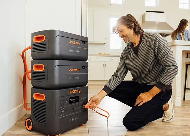 Jackery Solar Generator 2000 Plus-8