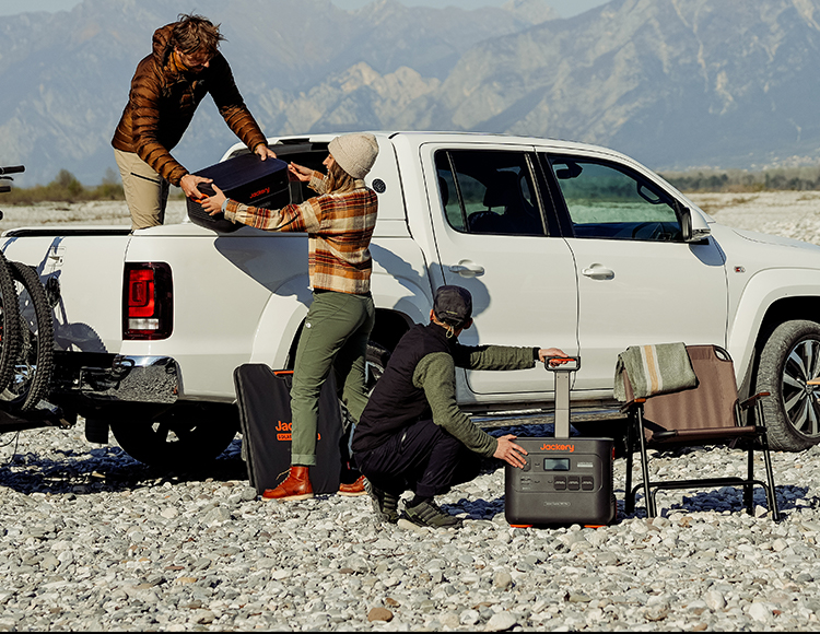 Jackery Solar Generator 2000 Plus-6